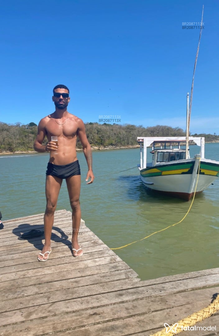 Acompanhante homem com cabelo castanho de olhos castanhos em Rio de Janeiro - William