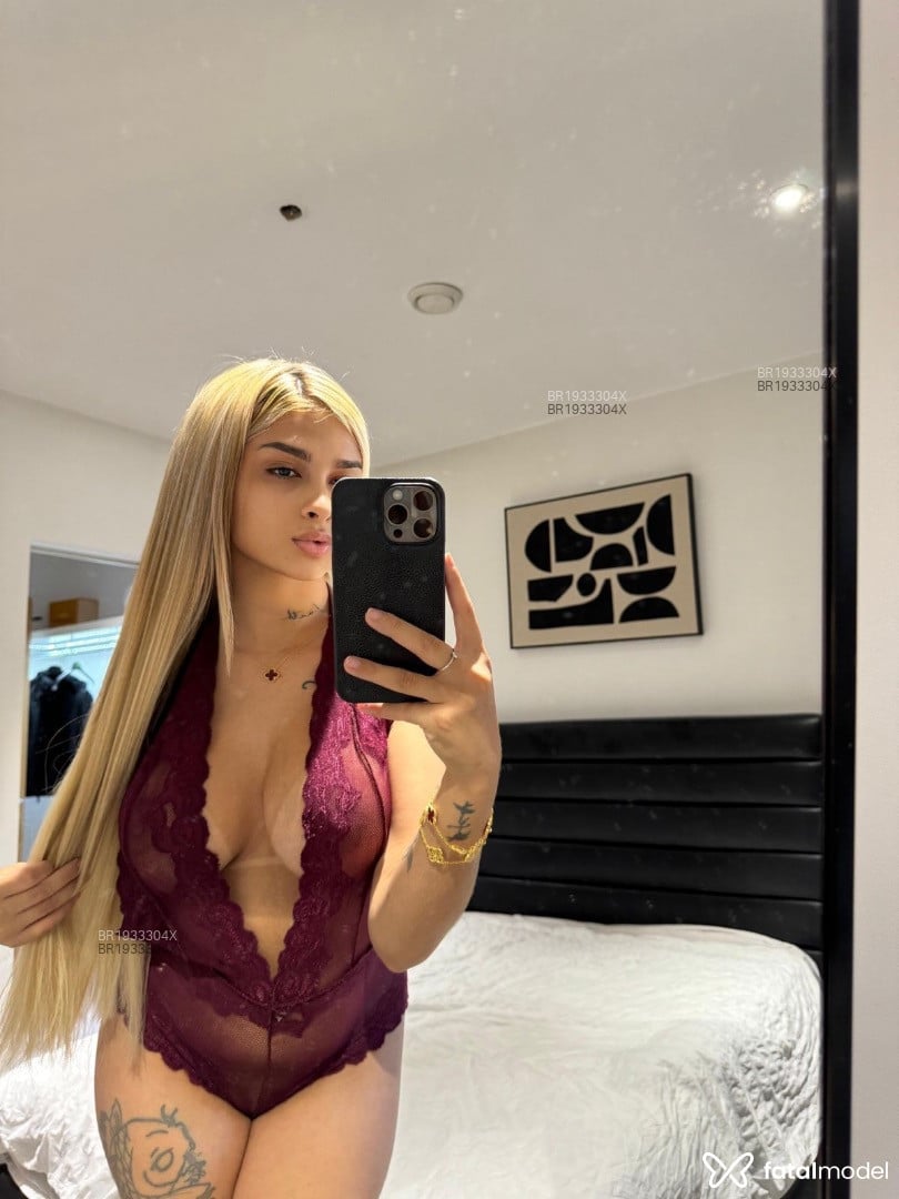 Acompanhante mulher loira (o) de olhos castanhos em São Paulo - Bia