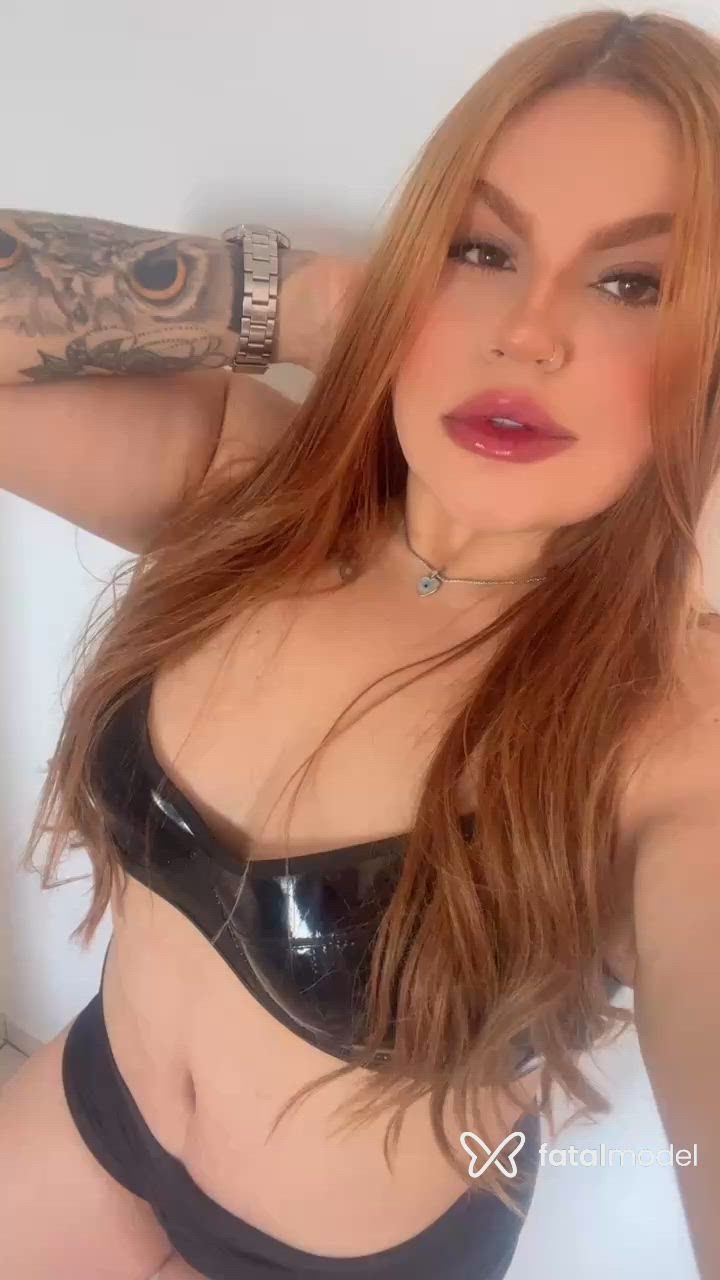 Acompanhante mulher ruiva (o) de olhos mel - Sara Muniz