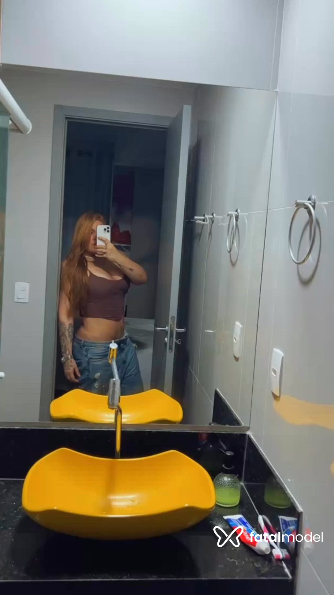 Acompanhante mulher ruiva (o) de olhos mel - Sara Muniz