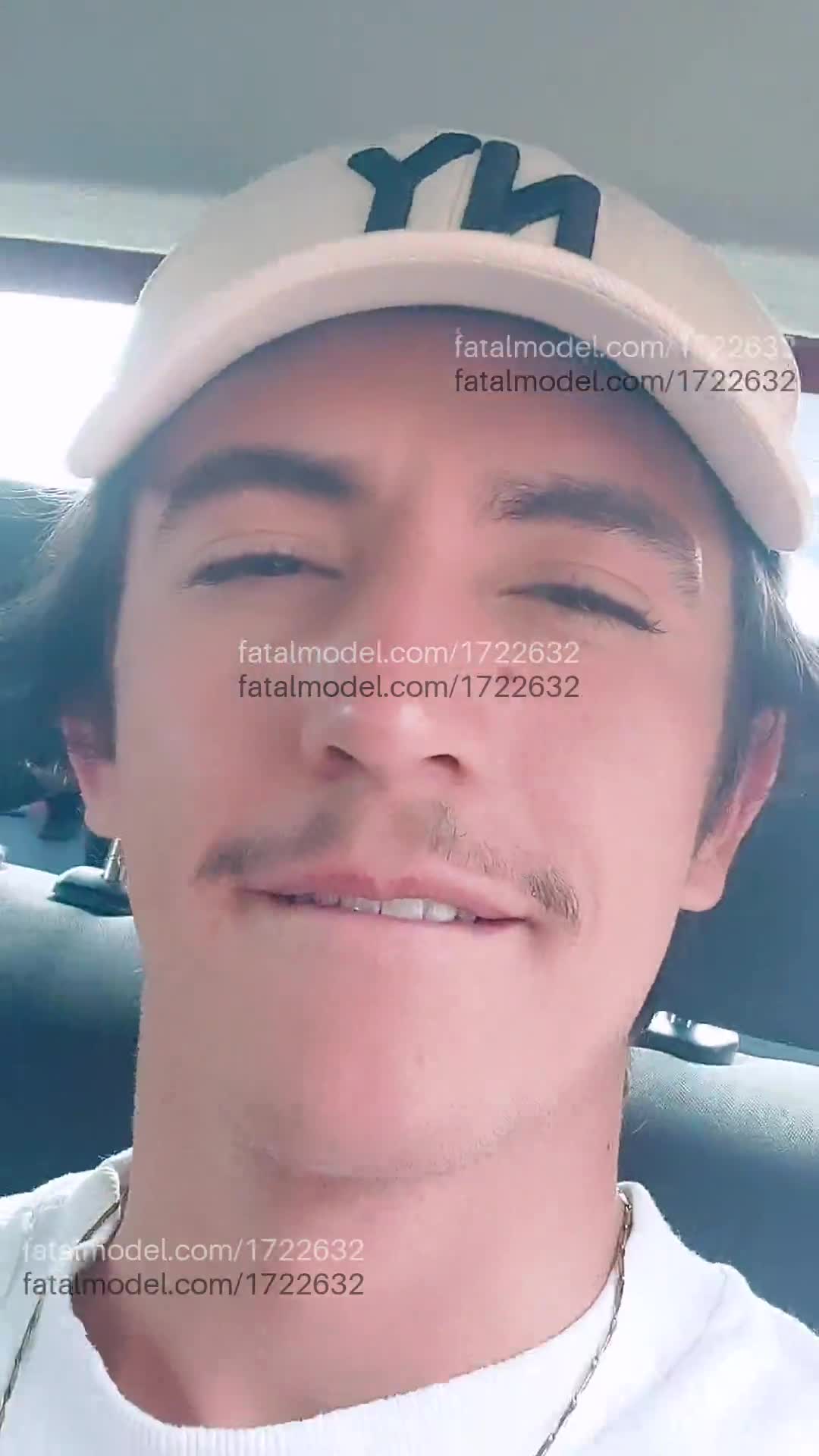 Acompanhante homem com cabelo castanho de olhos castanhos em São Paulo Acompanhante homem com cabelo castanho de olhos castanhos em São Paulo - Filipe