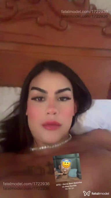 Acompanhante mulher trans loira (o) de olhos castanhos - Anny Silva