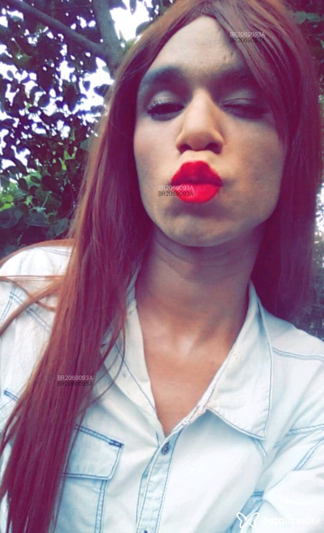 Acompanhante mulher trans com cabelo castanho de olhos castanhos em Santa Maria Acompanhante mulher trans com cabelo castanho de olhos castanhos em Santa Maria - Giselle