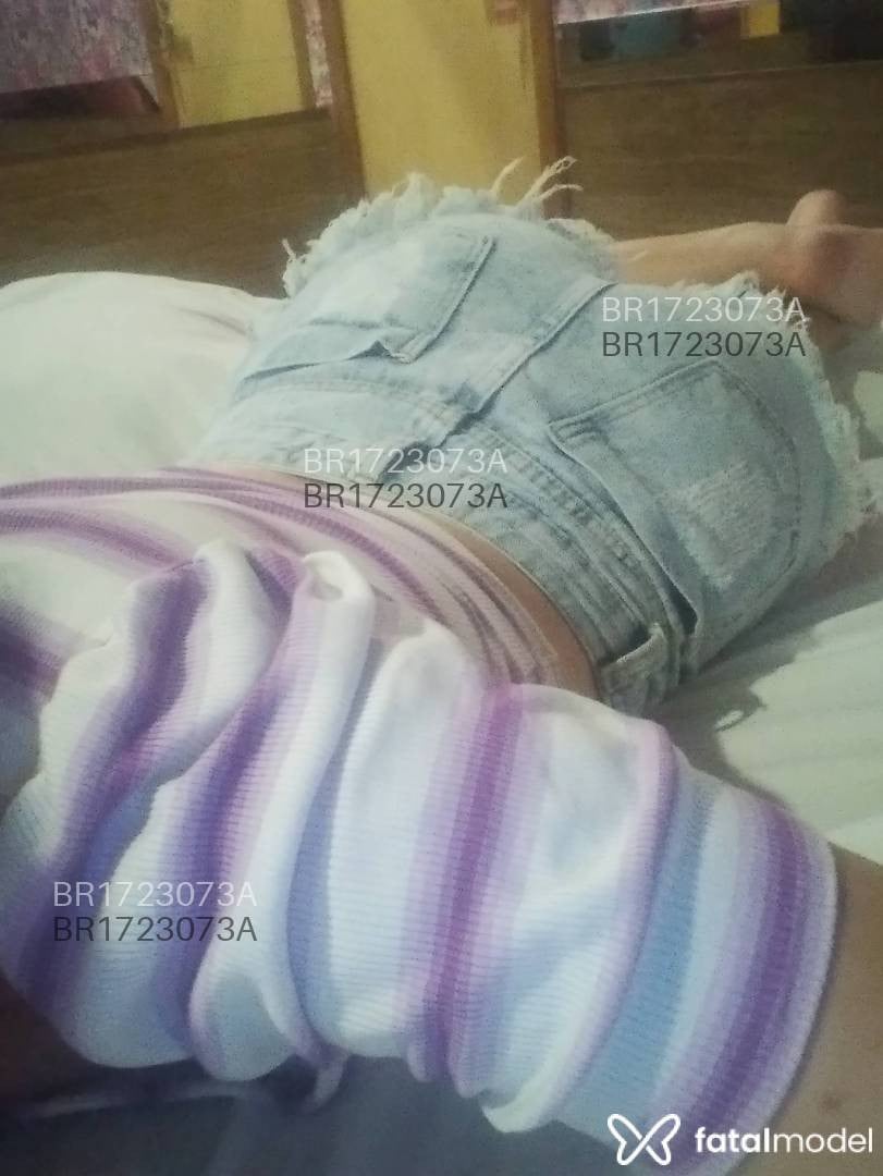 Acompanhante mulher com cabelo castanho de olhos azuis em Guarapari - Bruna