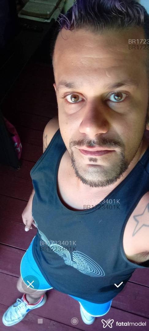 Acompanhante homem com cabelo colorido de olhos mel em Osasco Acompanhante homem com cabelo colorido de olhos mel em Osasco - Michel