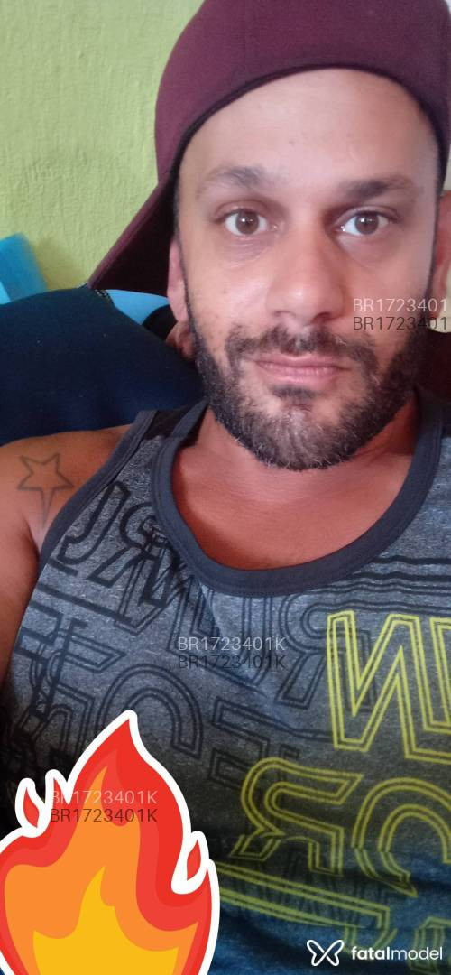 Acompanhante homem com cabelo colorido de olhos mel em Osasco Acompanhante homem com cabelo colorido de olhos mel em Osasco - Michel