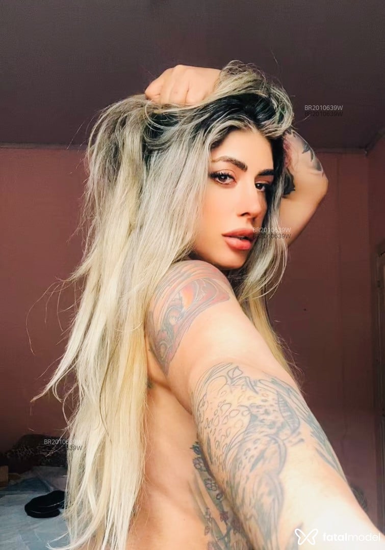 Acompanhante mulher loira (o) de olhos castanhos em Jundiaí - Estrela