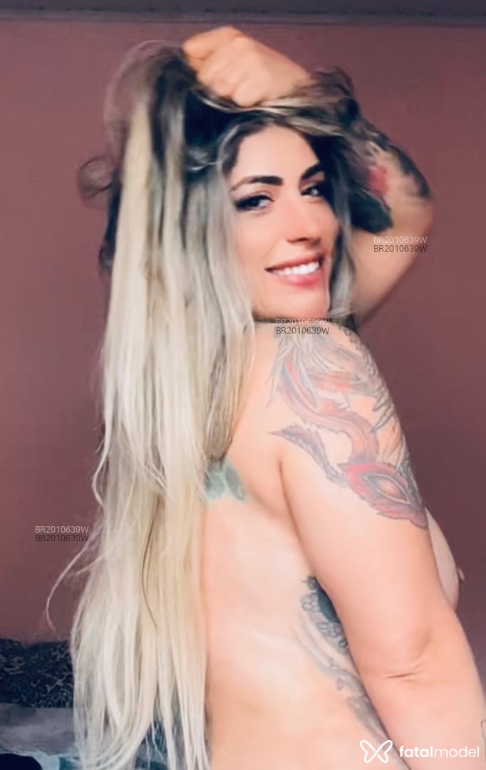 Acompanhante mulher loira (o) de olhos castanhos em Jundiaí - Estrela