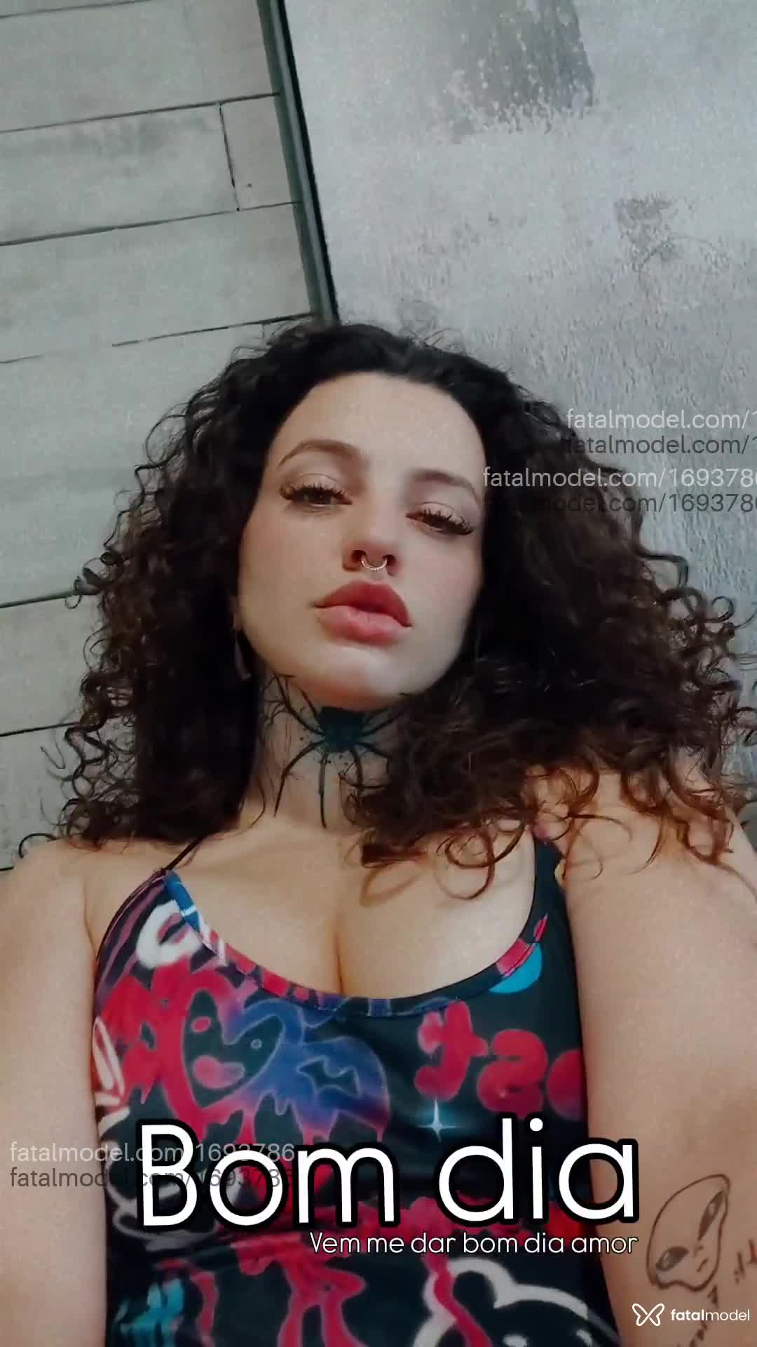Acompanhante mulher com cabelo castanho de olhos verdes em São Paulo Acompanhante mulher com cabelo castanho de olhos verdes em São Paulo - Ada Aranha