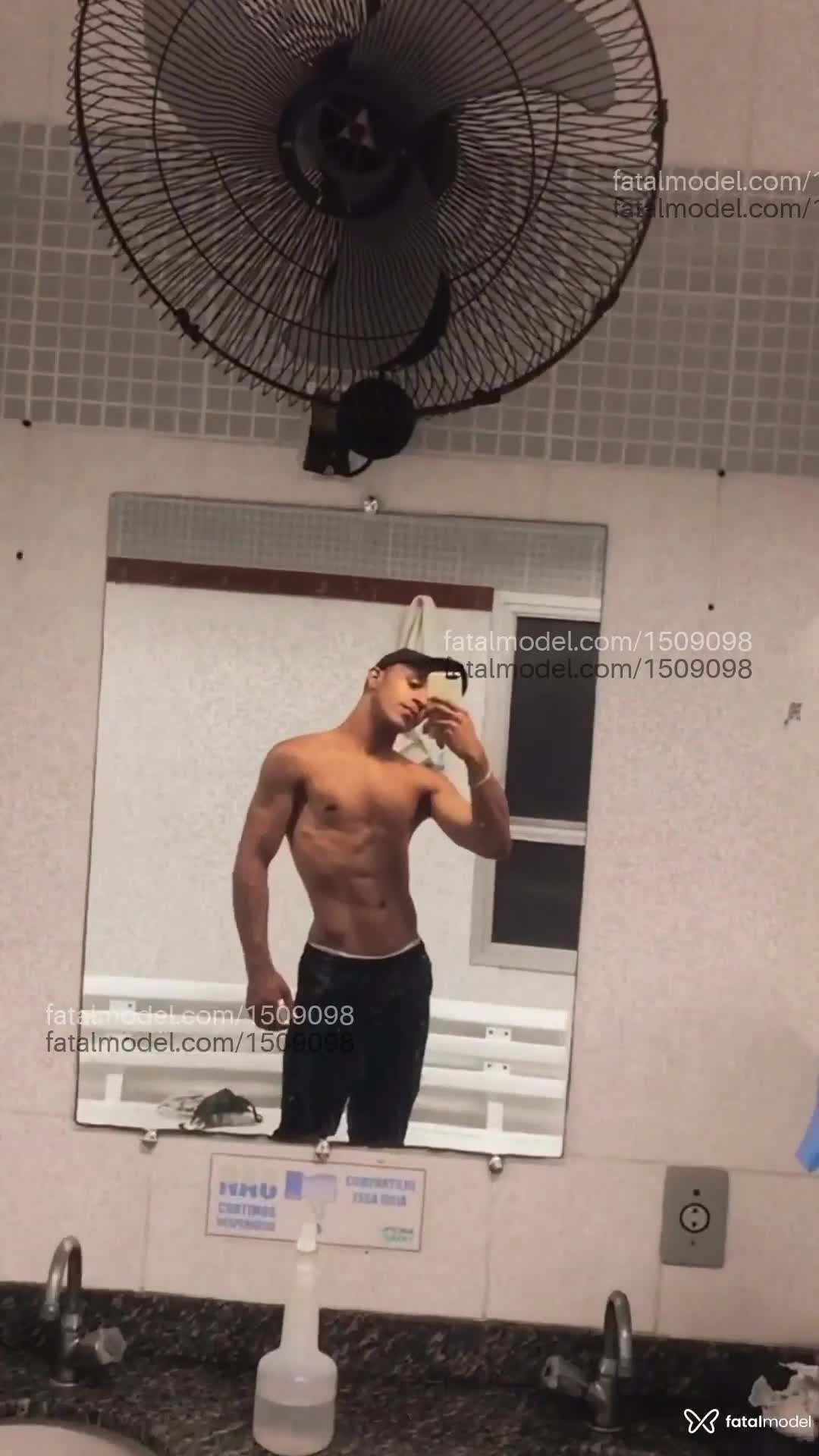 Acompanhante homem morena (o) de olhos castanhos em Rio de Janeiro - LUAN MATTOS