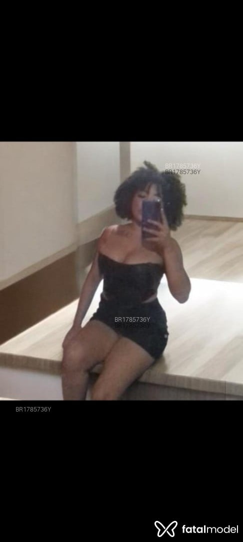 Acompanhante mulher com cabelo castanho de olhos castanhos - Yasmin mattos