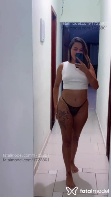Acompanhante mulher com cabelo castanho de olhos castanhos - NatyFerraz