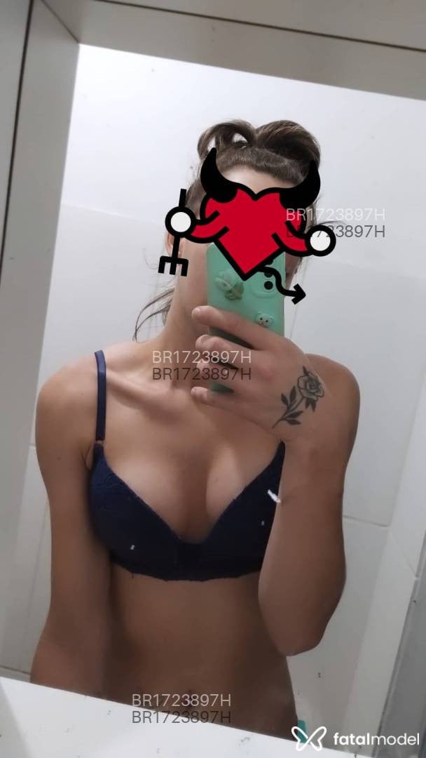 Acompanhante mulher trans com cabelo castanho de olhos verdes em Rosário do Sul Acompanhante mulher trans com cabelo castanho de olhos verdes em Rosário do Sul - Pricila Dantas