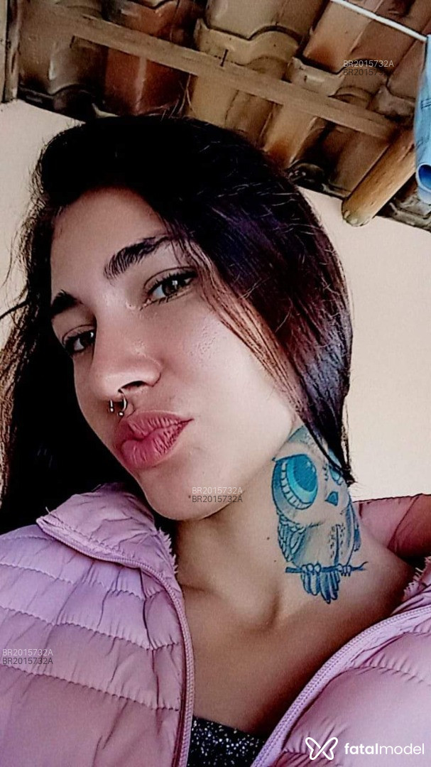 Acompanhante mulher com cabelo castanho de olhos verdes em Florianópolis - Mayara Barbieri