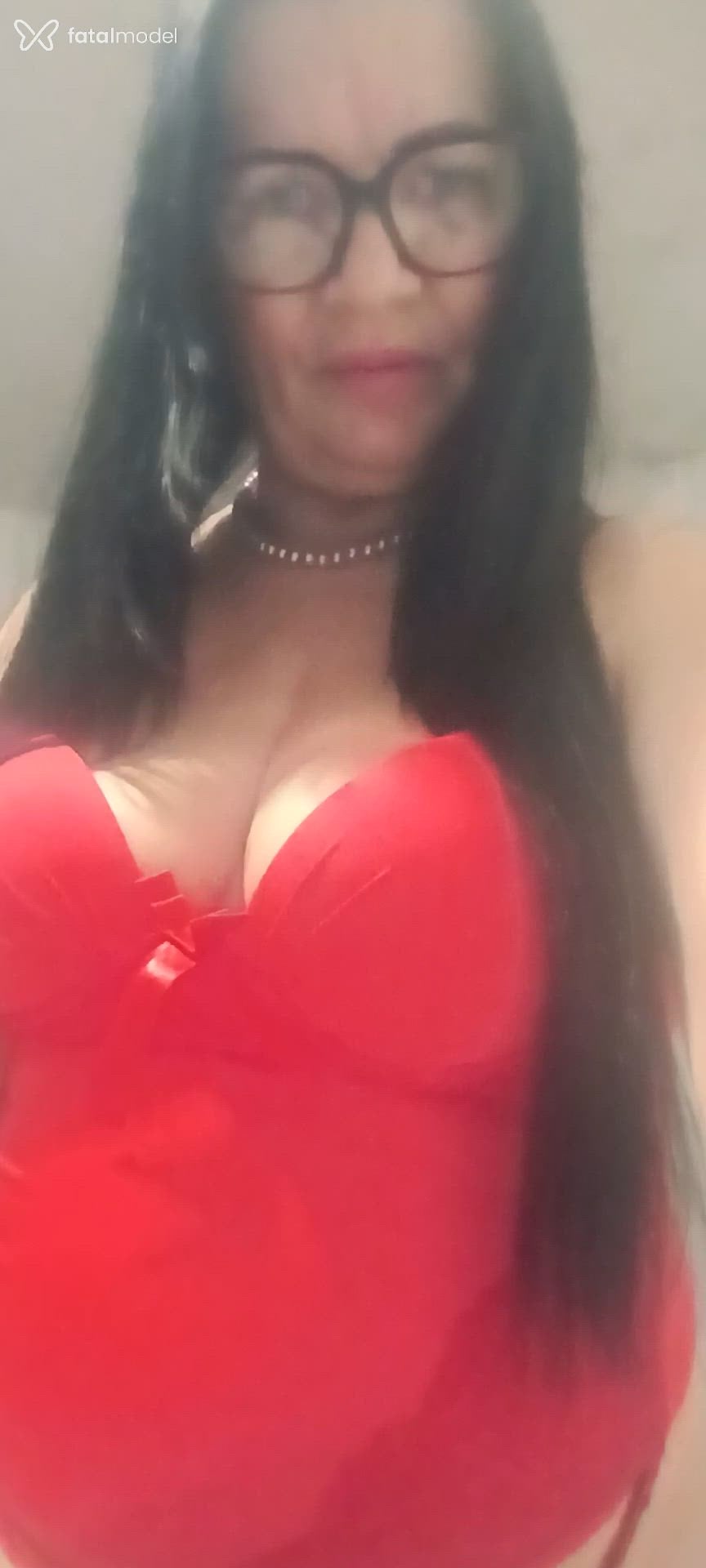 Acompanhante mulher morena (o) de olhos verdes - MARINNE
