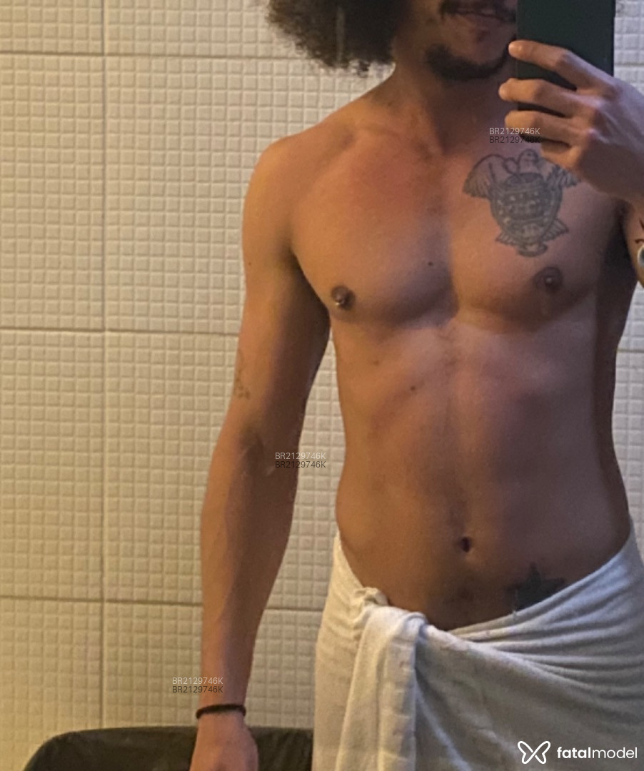 Acompanhante homem com cabelo castanho de olhos castanhos em Balneário Camboriú - Diego