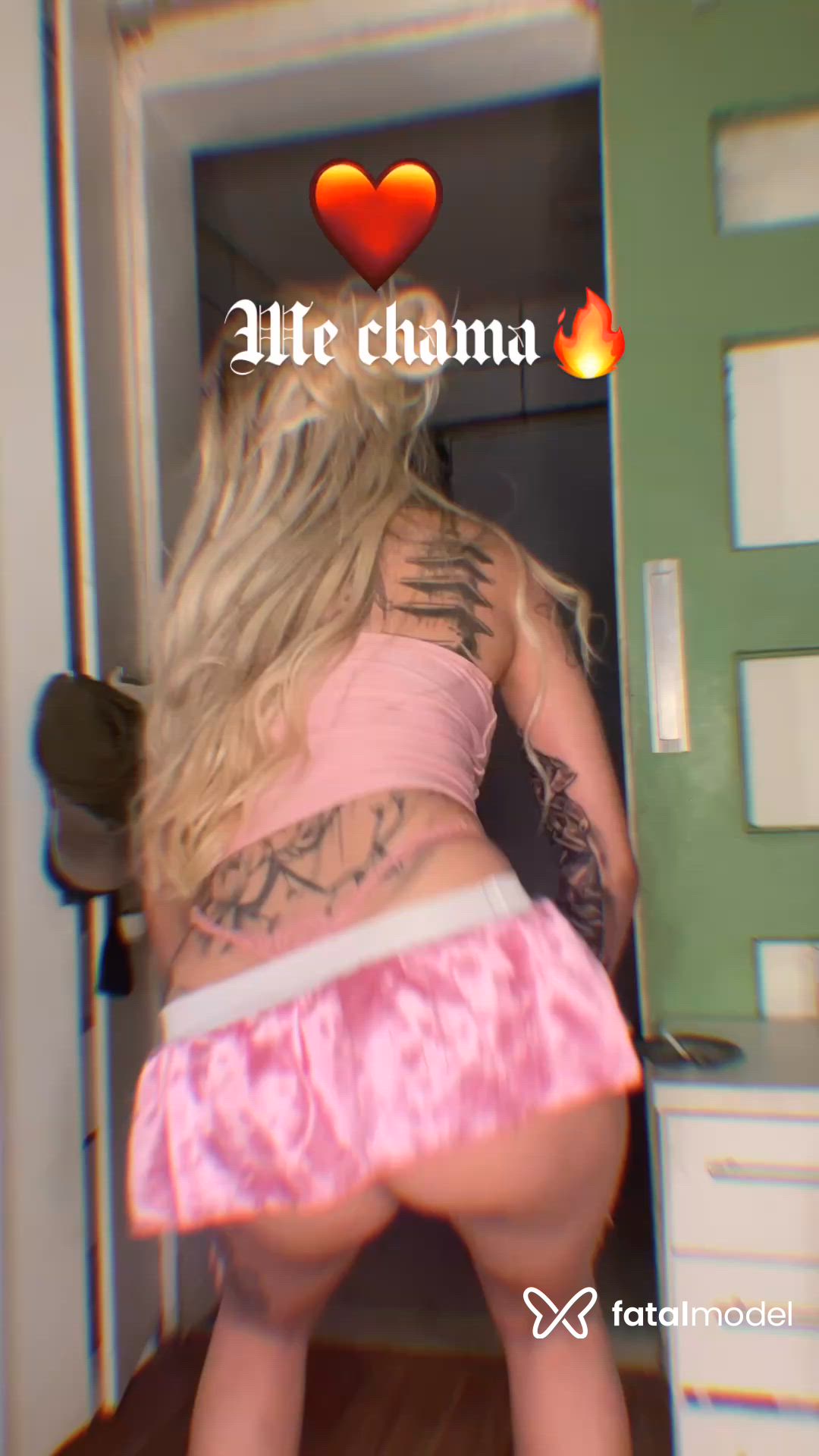 Acompanhante mulher loira (o) de olhos castanhos - Bella