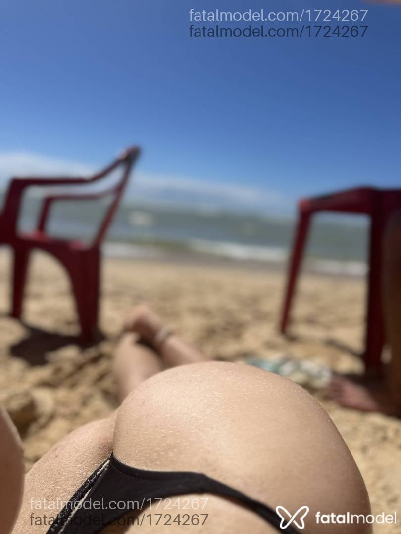Acompanhante mulher loira (o) de olhos mel - Mel Valentina