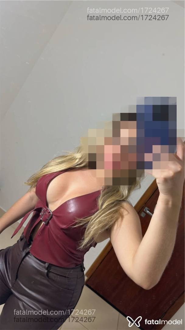 Acompanhante mulher loira (o) de olhos mel - Mel Valentina