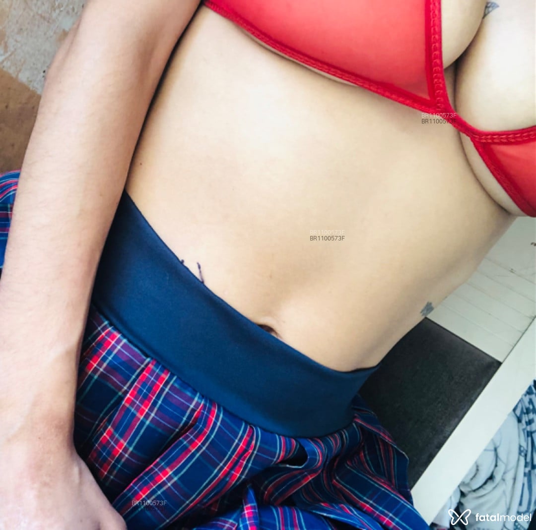 Acompanhante mulher com cabelo castanho de olhos castanhos em Caraguatatuba - Any Gabriely