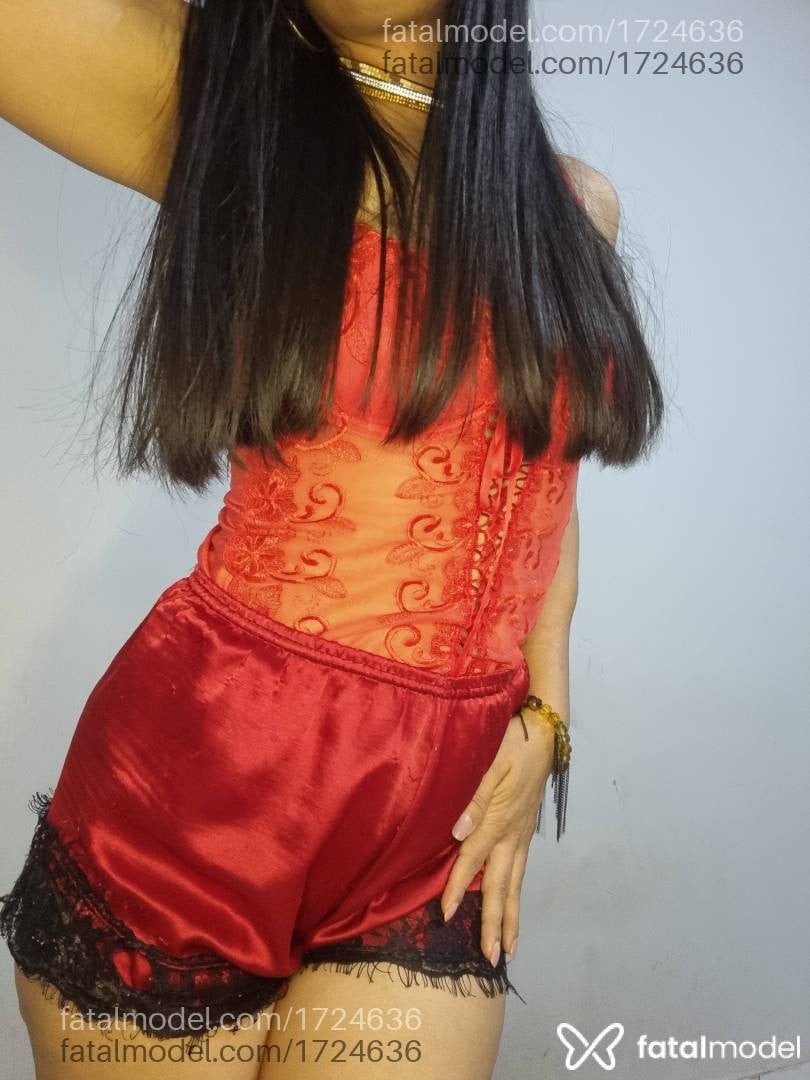 Acompanhante mulher com cabelo castanho de olhos castanhos - Melmiss