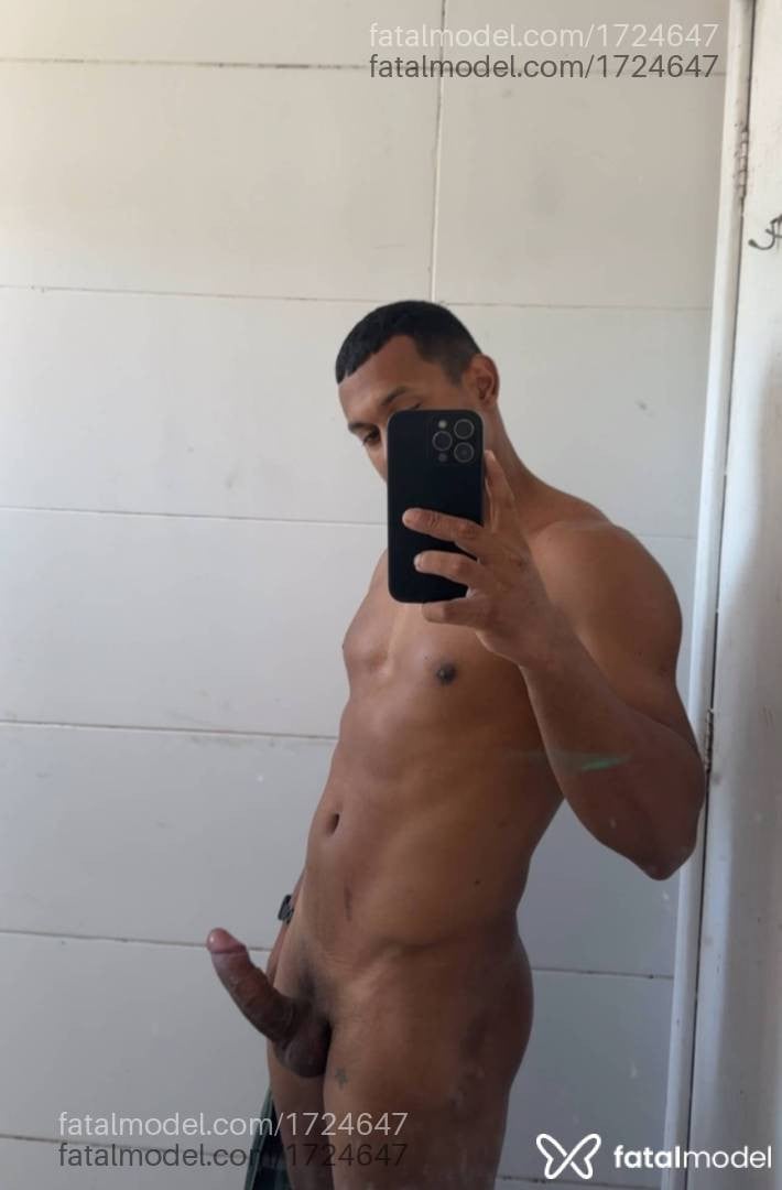Acompanhante homem morena (o) de olhos castanhos - Gustavo