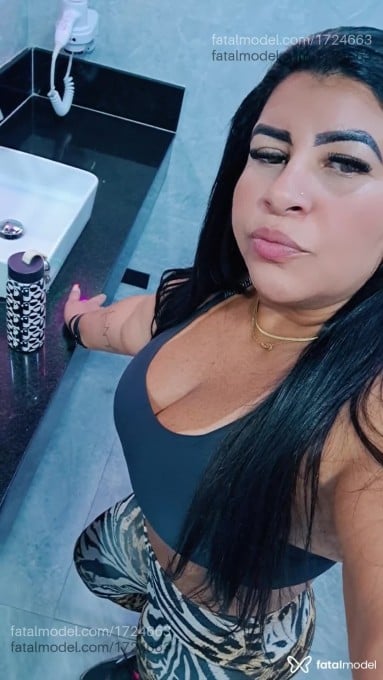 Acompanhante mulher morena (o) de olhos mel em São José dos Campos Acompanhante mulher morena (o) de olhos mel em São José dos Campos - Melissa