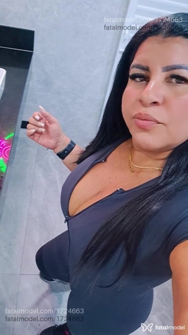 Acompanhante mulher morena (o) de olhos mel em São José dos Campos Acompanhante mulher morena (o) de olhos mel em São José dos Campos - Melissa