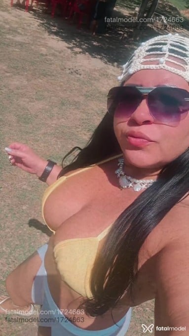 Acompanhante mulher morena (o) de olhos mel em São José dos Campos Acompanhante mulher morena (o) de olhos mel em São José dos Campos - Melissa