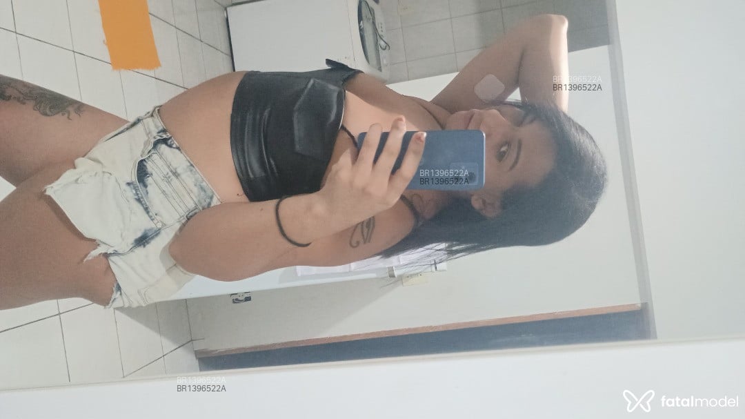 Acompanhante mulher trans morena (o) de olhos mel em Varginha Acompanhante mulher trans morena (o) de olhos mel em Varginha - Lady Klauss