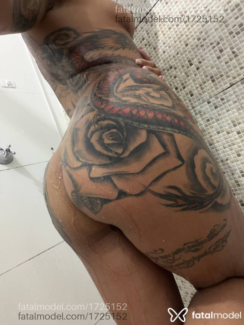 Acompanhante mulher morena (o) de olhos castanhos - Larissa