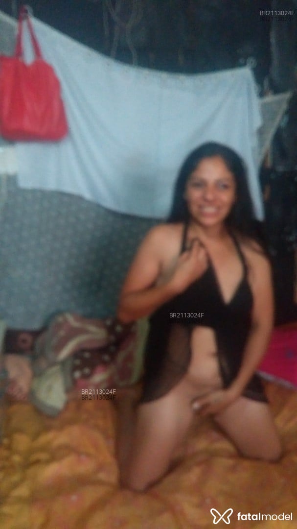 Acompanhante mulher com cabelo castanho de olhos castanhos em Virtual - Viviane