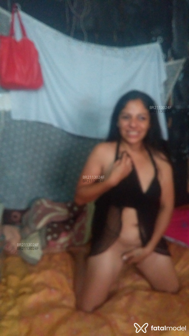 Acompanhante mulher com cabelo castanho de olhos castanhos em Virtual - Viviane
