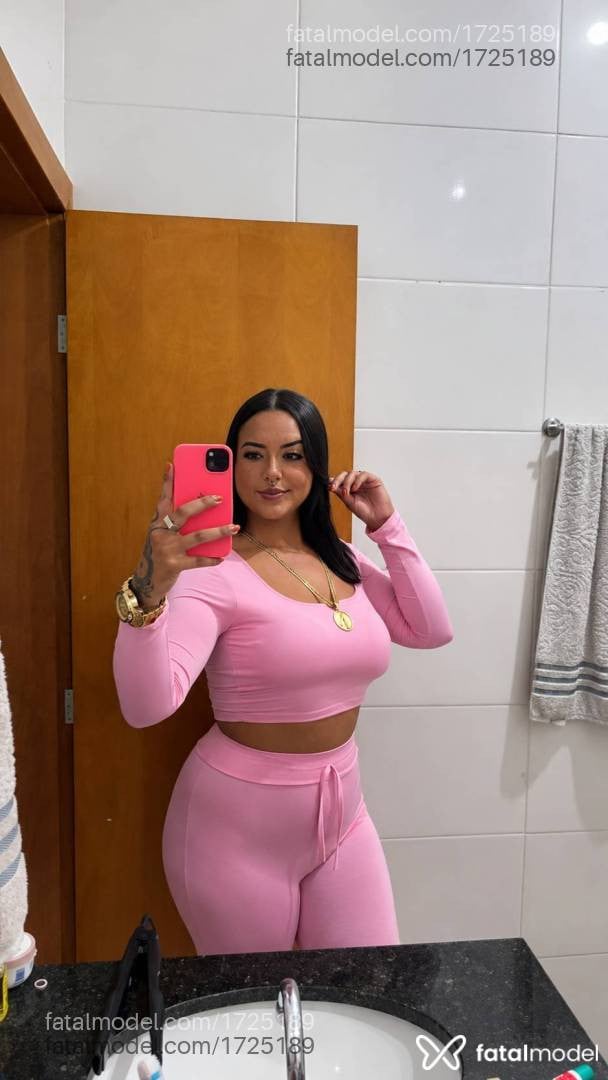 Acompanhante mulher morena (o) de olhos castanhos - Myrella Pacheco