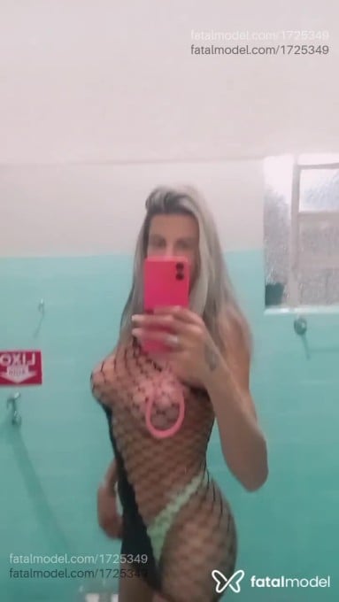 Acompanhante mulher trans loira (o) de olhos castanhos em Nova Friburgo Acompanhante mulher trans loira (o) de olhos castanhos em Nova Friburgo - Lorena
