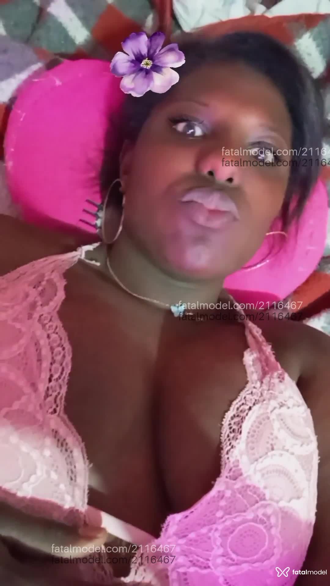 Acompanhante mulher com cabelo castanho de olhos castanhos em Virtual - Franzinha