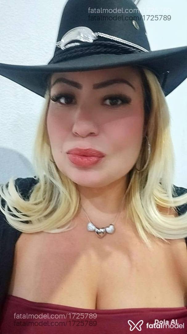 Acompanhante mulher loira (o) de olhos castanhos - Helena Acompanhante mulher loira (o) de olhos castanhos - Helena