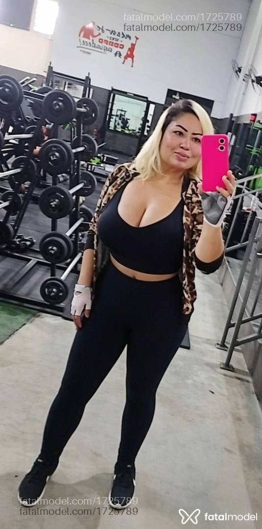Acompanhante mulher loira (o) de olhos castanhos em Lavras - Helena