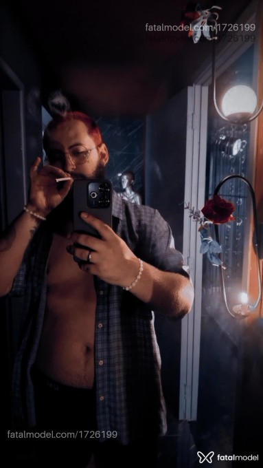 Acompanhante homem com cabelo colorido de olhos castanhos em Virtual - Dante Candy Neon