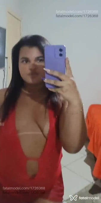 Acompanhante mulher trans com cabelo castanho de olhos castanhos em Volta Redonda - Bianca Duarte