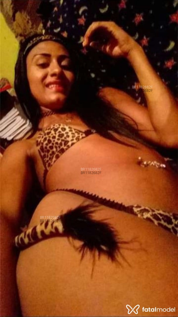 Acompanhante travesti com cabelo castanho de olhos castanhos em Magé Acompanhante travesti com cabelo castanho de olhos castanhos em Magé - Penélope