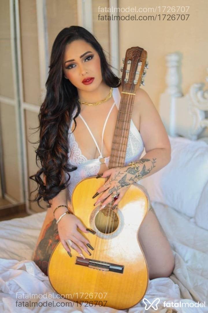 Acompanhante mulher morena (o) de olhos castanhos - Samantha Vargas Acompanhante mulher morena (o) de olhos castanhos - Samantha Vargas