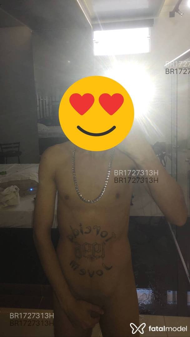 Acompanhante homem com cabelo castanho de olhos castanhos em Poços de Caldas - VICTOR NOGUEIRA