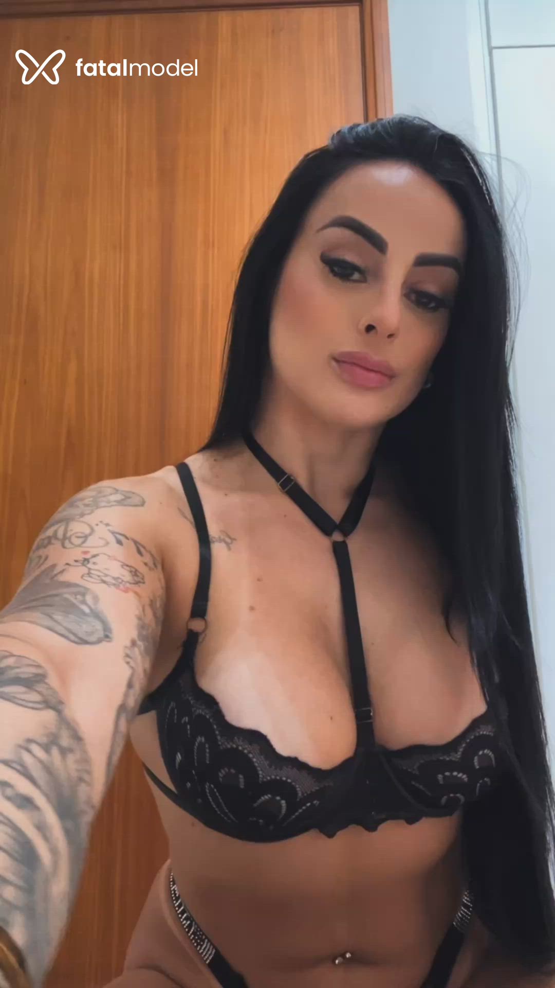 Acompanhante mulher morena (o) de olhos castanhos - Adriana Maserati Acompanhante mulher morena (o) de olhos castanhos - Adriana Maserati