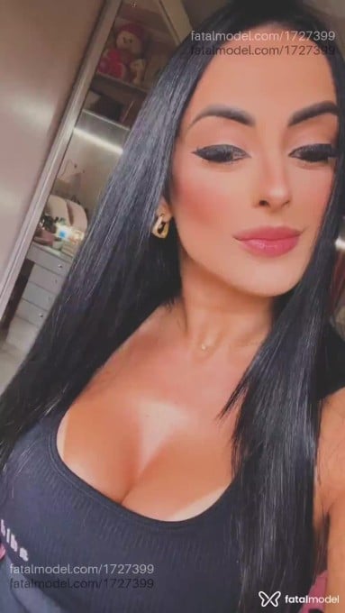 Acompanhante mulher morena (o) de olhos castanhos em Caxias do Sul - Adriana Maserati