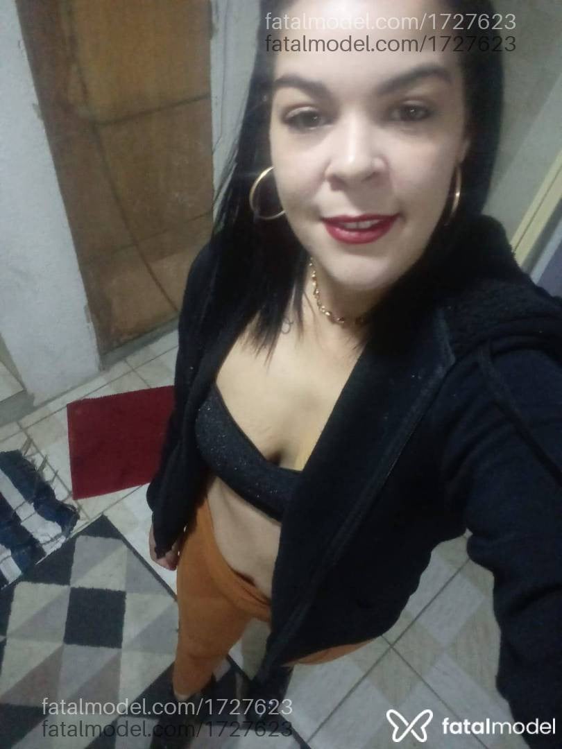 Acompanhante mulher morena (o) de olhos mel - Julia