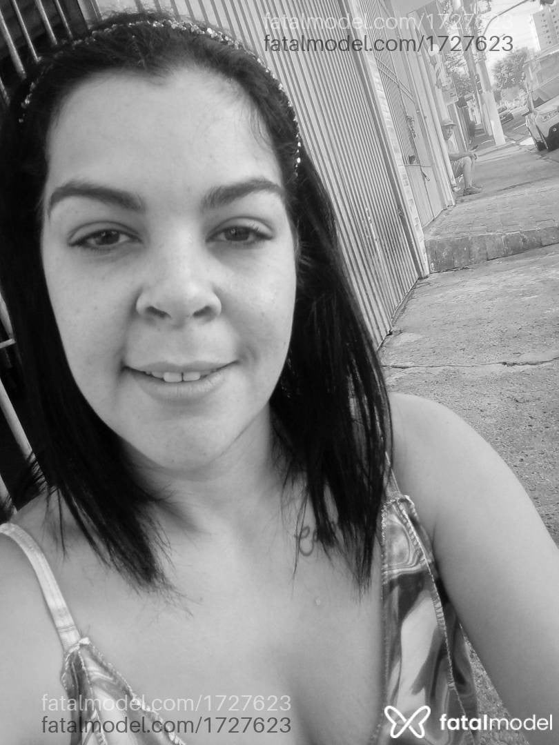 Acompanhante mulher morena (o) de olhos mel - Julia