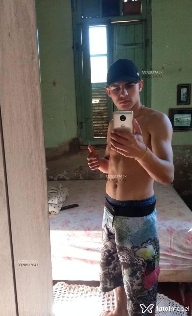 Acompanhante homem loira (o) de olhos verdes em Araçatuba - Bbzinho