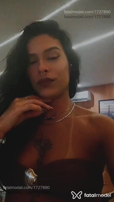 Acompanhante mulher morena (o) de olhos castanhos em Nova Friburgo - Crystal