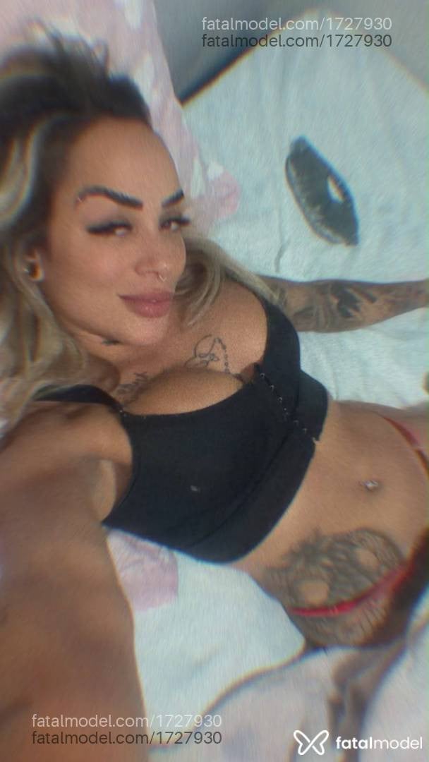 Acompanhante mulher loira (o) de olhos castanhos - Mel